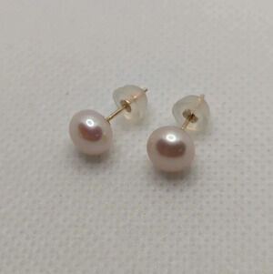 14k  pink pearl studs